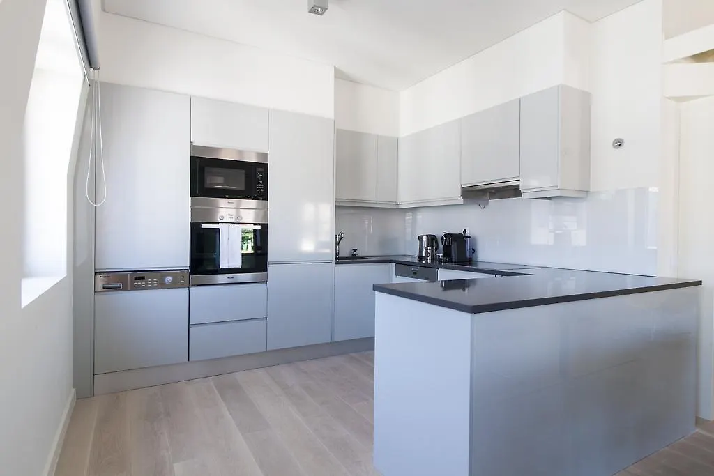 Joivy Lux And Spacious 1Br Home With Huge Terrace, 5Mins To Academy Of Sciences Lisbon