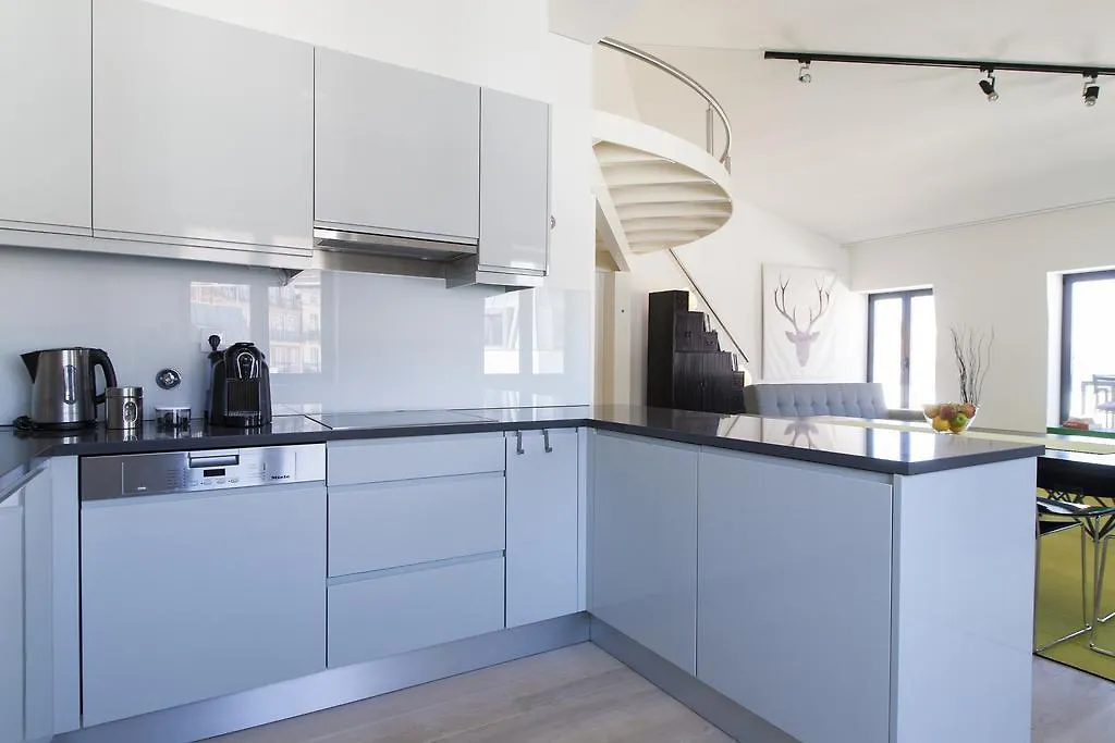 Joivy Lux And Spacious 1Br Home With Huge Terrace, 5Mins To Academy Of Sciences Lisbon Apartment