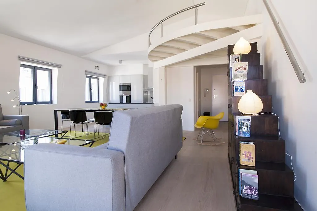Joivy Lux And Spacious 1Br Home With Huge Terrace, 5Mins To Academy Of Sciences Lisbon