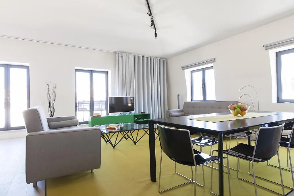 Joivy Lux And Spacious 1Br Home With Huge Terrace, 5Mins To Academy Of Sciences Lisbon